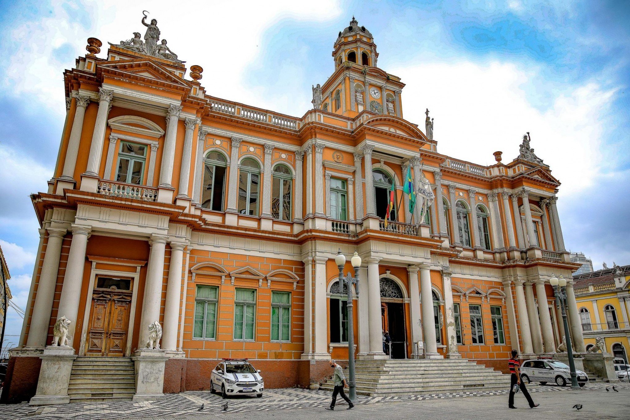 CONCURSO PÚBLICO: Prefeitura de Porto Alegre abre inscrições para vagas com salários de R$ 7 mil