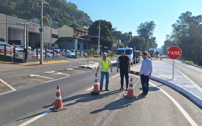 Retirada de cones marca simbolicamente entrega oficial da obra  