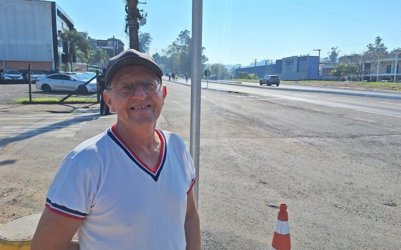 Antônio Morbach, 69 anos, pede instalação de passarela no local | abc+