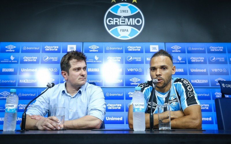 Jornalista surpreende ao falar em dinamarquês com Braithwaite no Grêmio  | abc+