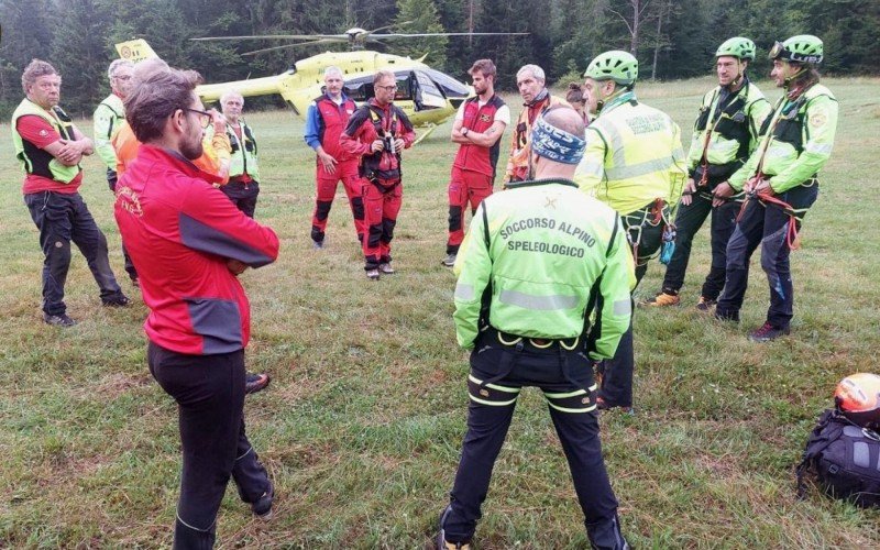 Corpos dos homens foram recuperados usando um helicóptero e dez socorristas | abc+