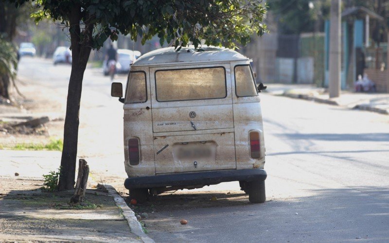 Veículos abandonados serão retirados das vias públicas e levados para depósito do Detran-RS