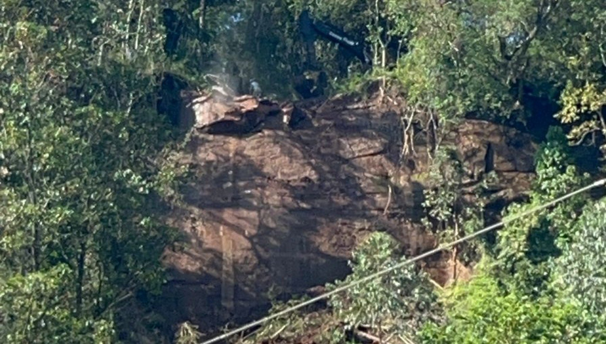 Vídeo mostra explosão de rocha em risco de cair sobre casas em Lindolfo Collor