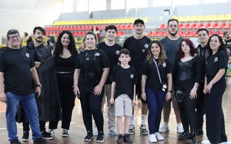 Turma do Conclave da Taverna que organiza o evento de RPG em Campo Bom há dois anos | abc+