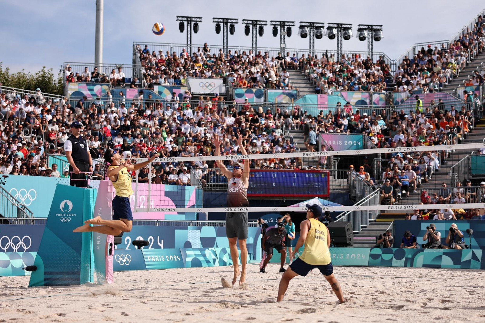 André e George perdem para dupla alemã no vôlei de praia e estão fora dos Jogos de Paris