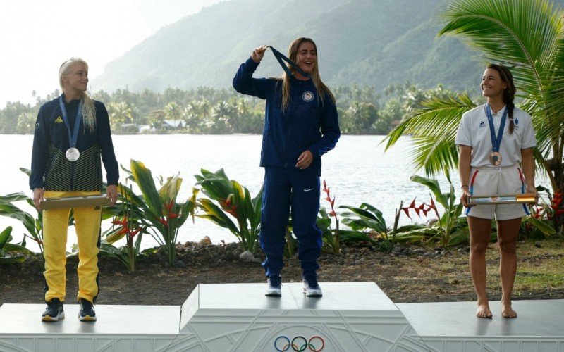 Gaúcha Tatiana Weston-Webb conquista medalha de prata no surfe feminino dos Jogos Olímpicos de Paris | abc+