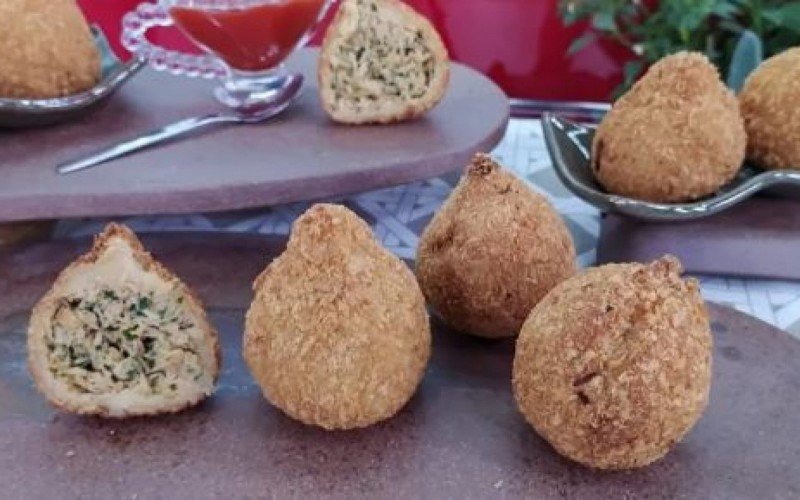 Aprenda a fazer a Coxinha de pão de forma da Ana Maria Braga | abc+