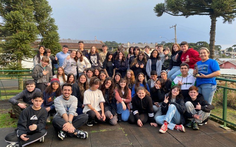 Estudantes do Educavídeo participaram de noite de gala na quinta-feira