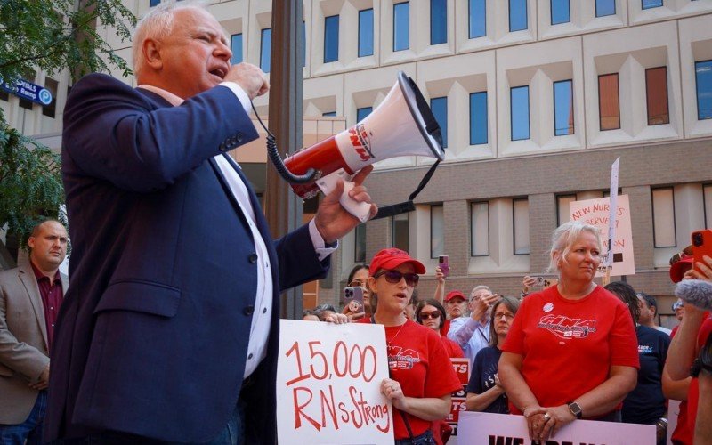 Tim Walz é o escolhido para concorrer como vice na chapa de Kamala Harris à presidência dos Estados Unidos | abc+