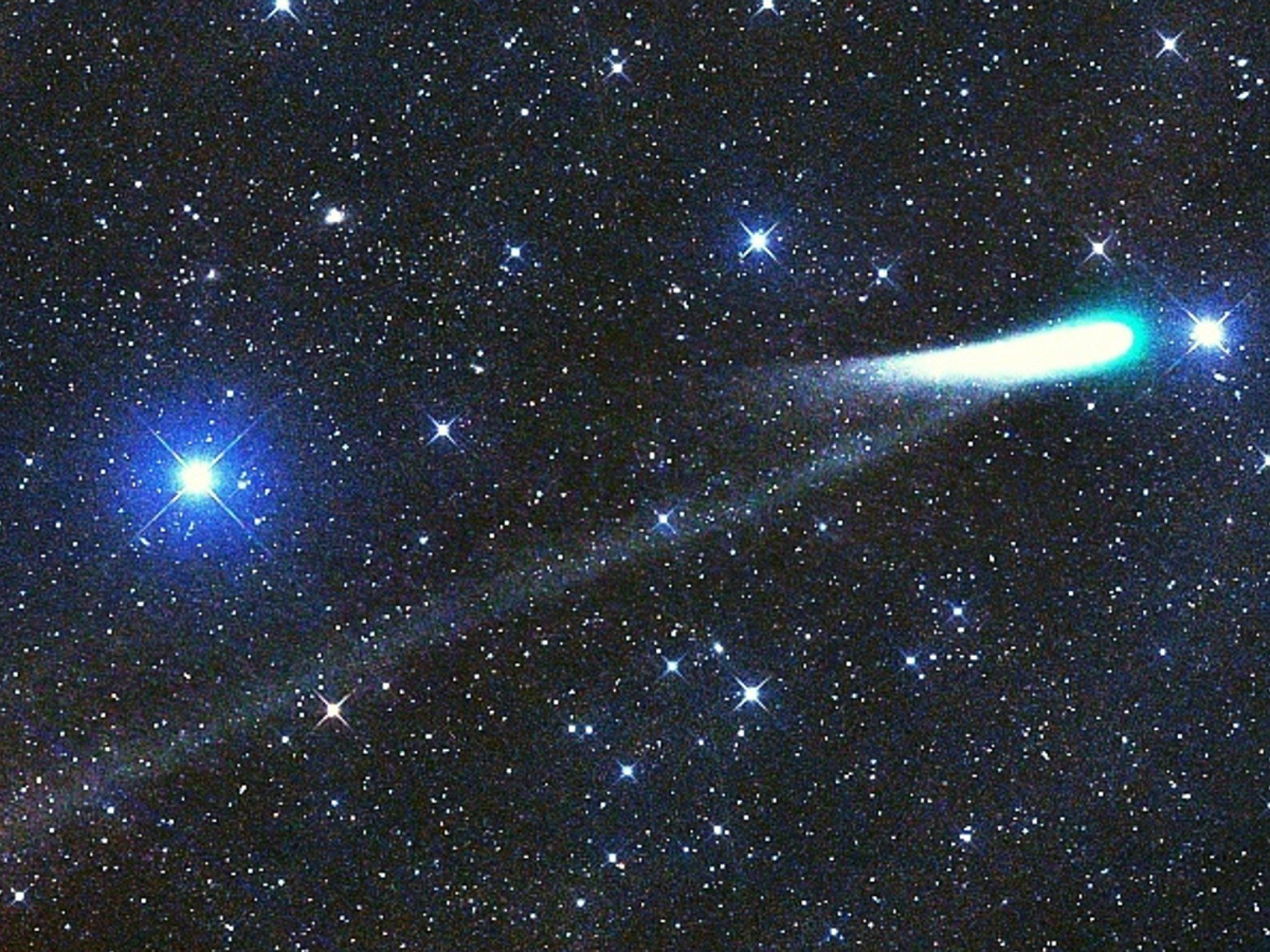 COMETA DO SÉCULO: Objeto espacial se aproxima da Terra e deixa observadores perplexos