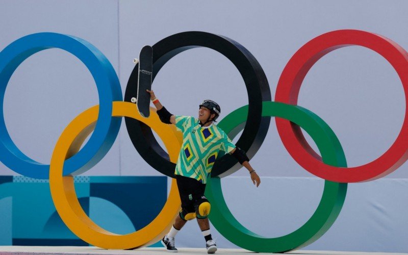 Augusto Akio ficou com a medalha de bronze no skate park masculino dos Jogos de Paris | abc+