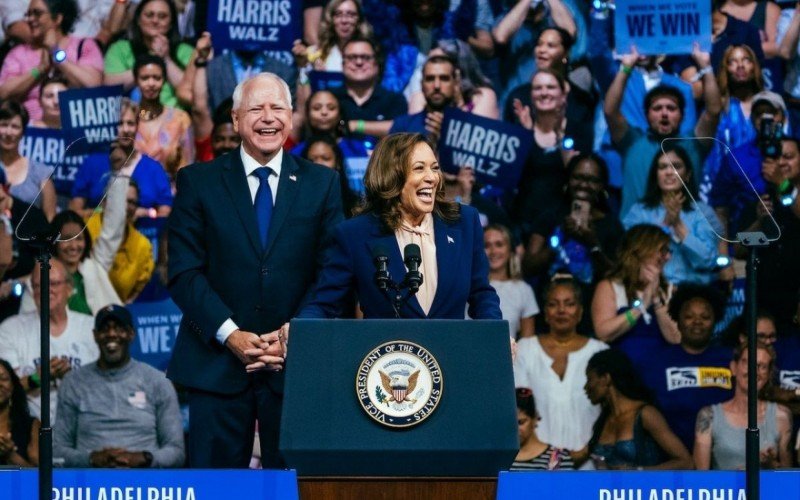 Kamala Harris fez primeiro comício ao lado de Tim Walz | abc+