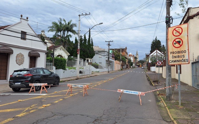 TRÂNSITO: Vazamento oculto causa bloqueio em avenida de Novo Hamburgo para reparo da Comusa | abc+