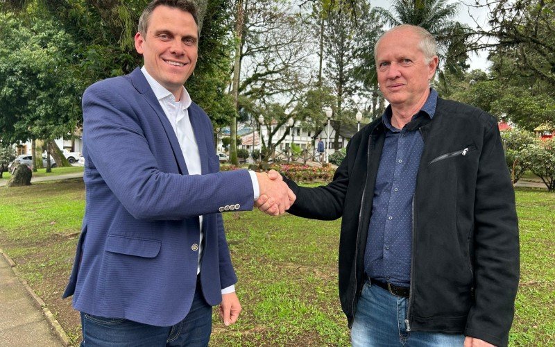 Os candidatos solitários do Vale do Caí: Junior Freiberger, da Feliz, e Ernani Forneck (à direita), de Harmonia | abc+