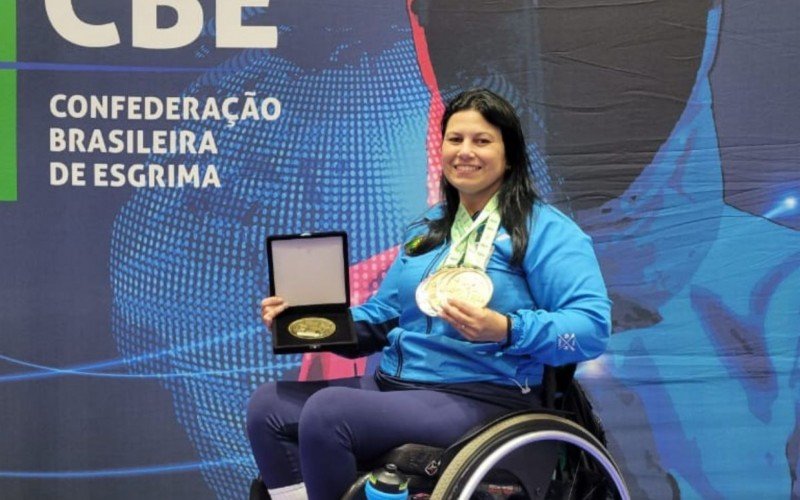 Esgrimista há mais de 20 anos, Mônica se prepara para Olimpíadas de Paris 2024