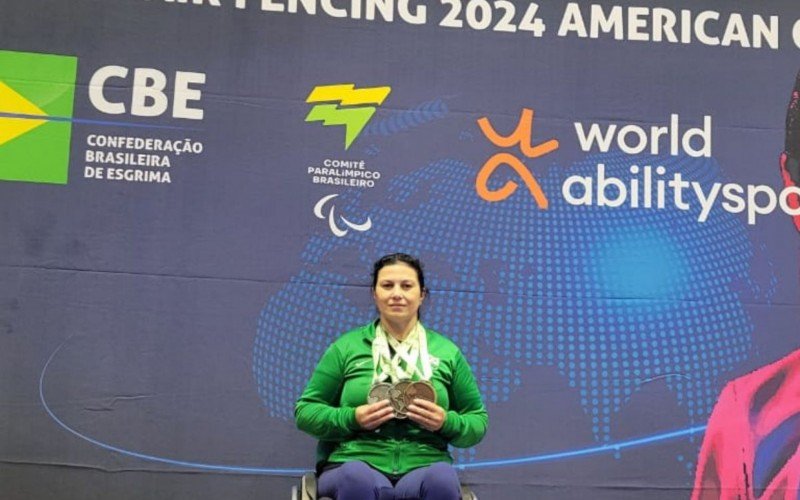 Esgrimista há mais de 20 anos, Mônica se prepara para Olimpíadas de Paris 2024
