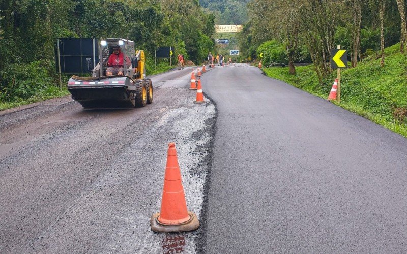 Obras na RS-115, próximo ao pedágio de Três Coroas