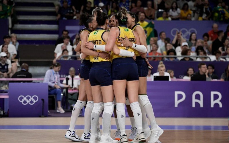 Seleção brasileira acabou superada pelos Estados Unidos por 3 sets a 2 | abc+