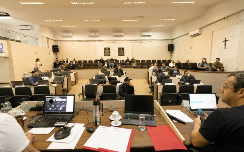 Projetos tratam de medidas relativas à enchente de maio