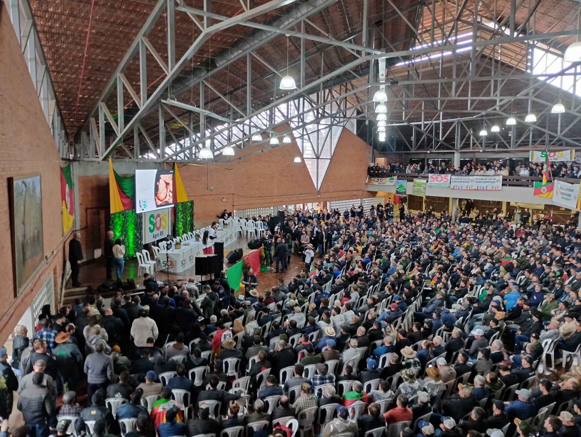 Agricultores levam centenas de tratores para protesto em Porto Alegre; veja os que eles pedem