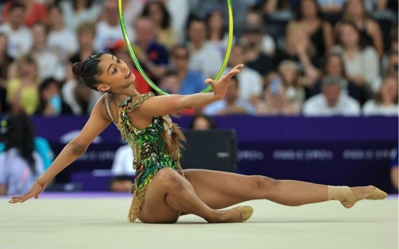 Bárbara Domingos fica em 10º na final individual da ginástica rítmica | abc+