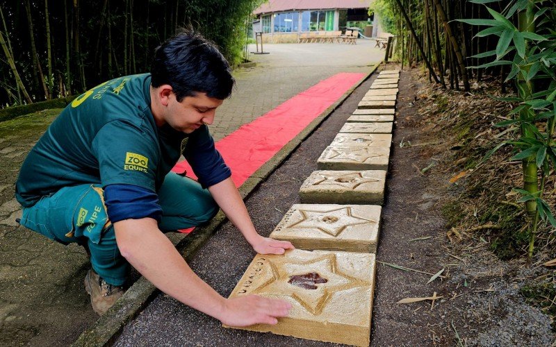 Capivara entra para a Calçada da Fauna do Gramadozoo 