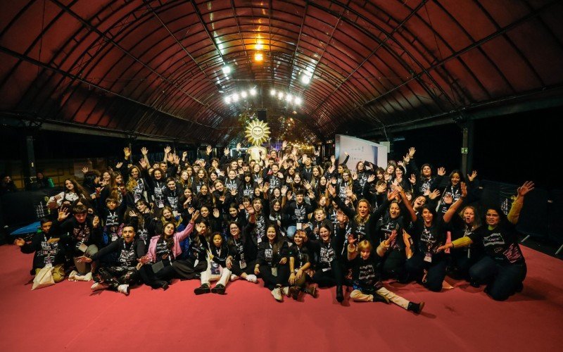 No tapete vermelho do Festival de CInema os estudantes do Educavídeo 