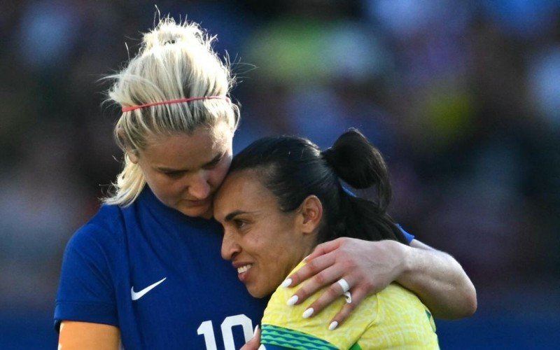 Brasil perde a final e é prata no futebol feminino em Paris