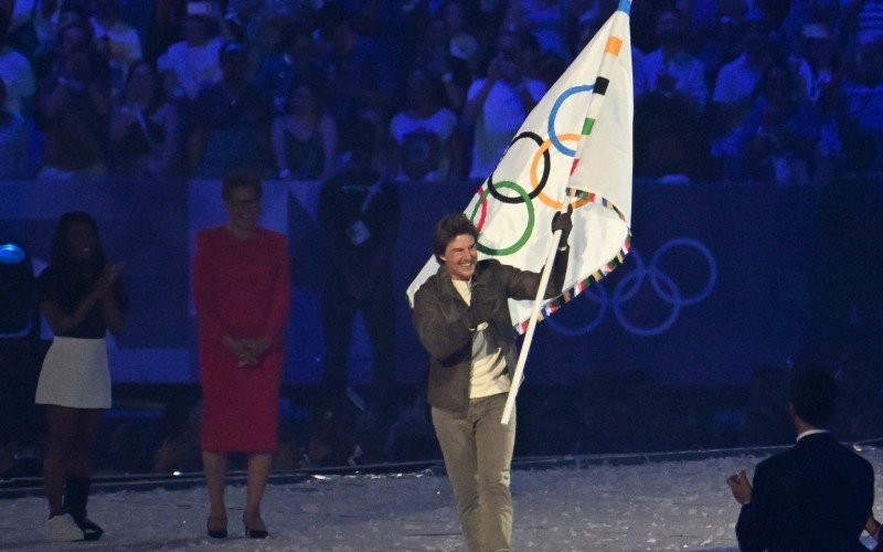 Ator Tom Cruise participou do encerramento do Jogos de Paris 2024 | abc+