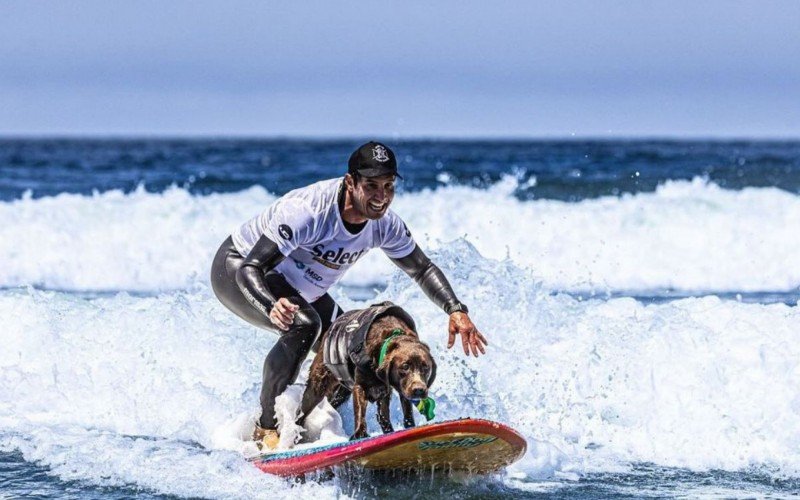 Cacau ganhou o Campeonato Mundial de Surfe para Cachorros de 2024