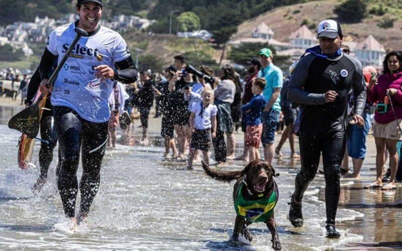 Cacau ganhou o Campeonato Mundial de Surfe para Cachorros de 2024