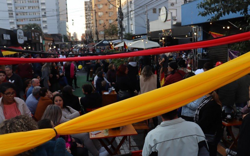 Festival lotou a 8ª quadra da Rua Independência neste domingo (11)