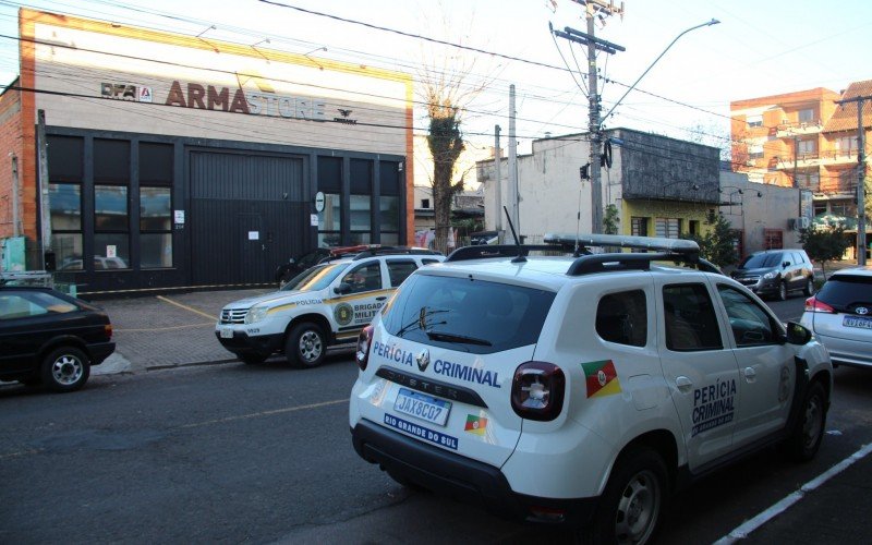 Loja de armas é alvo de criminosos na tarde desta segunda-feira em Novo Hamburgo