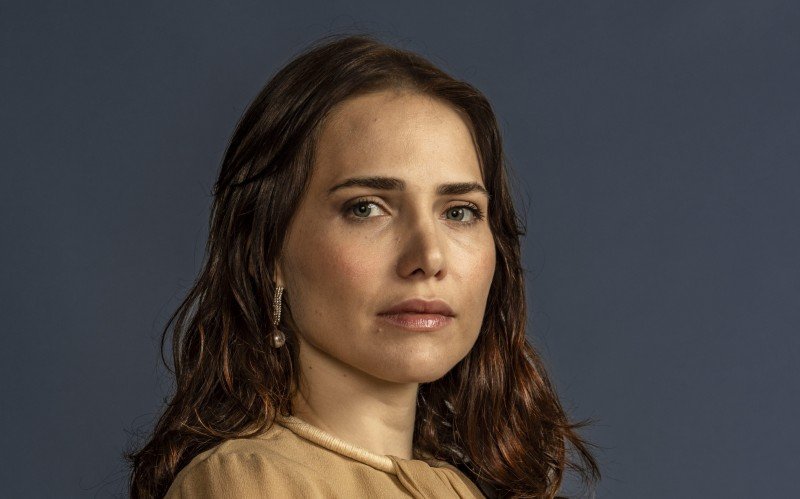 Letícia Colin fala de "separação fracassada" e explica decisão de viver em casas separadas