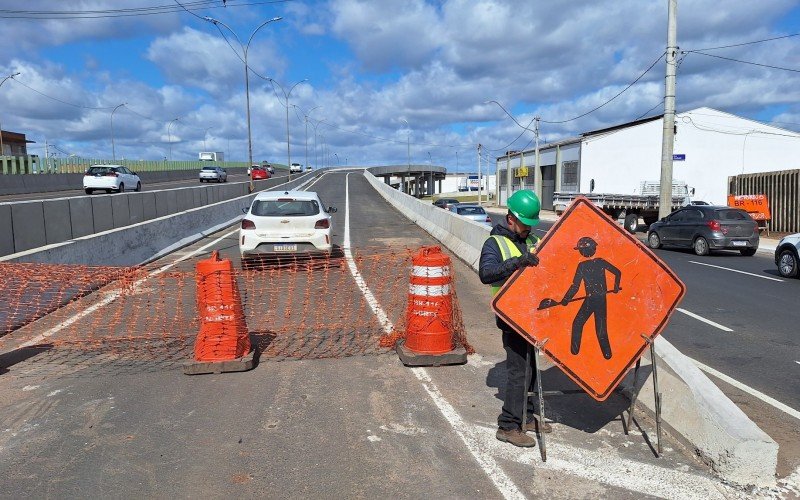 Viaduto paralelo segue bloqueado e só será liberado após inauguração oficial | abc+