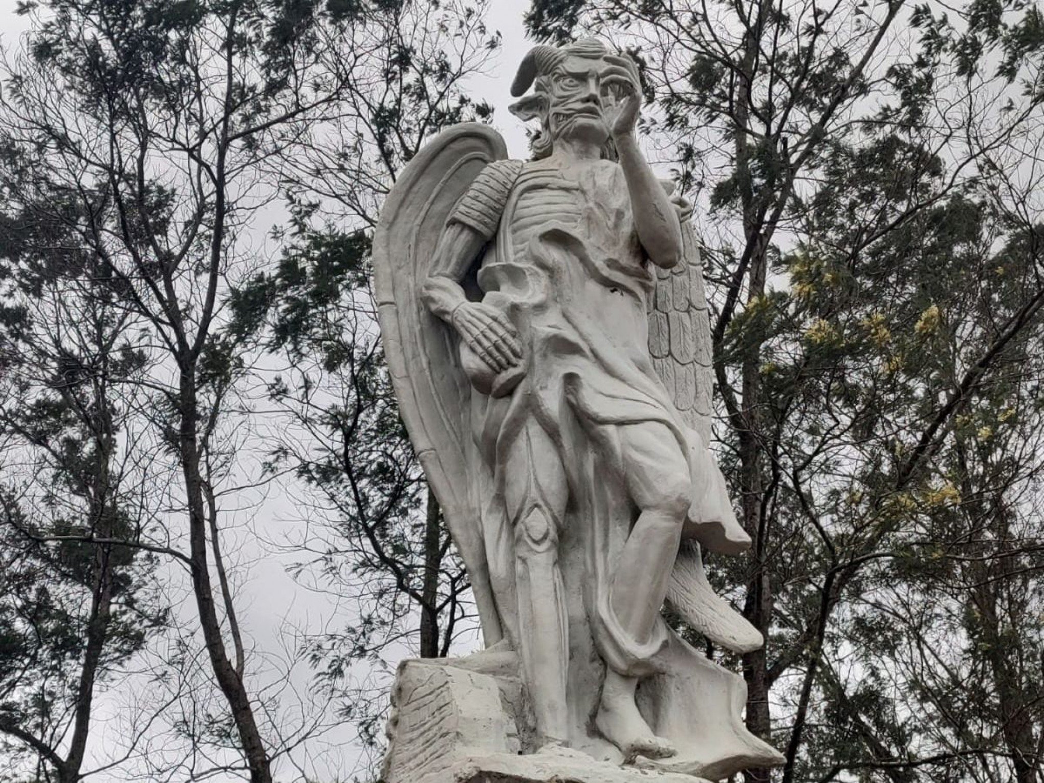 Estátua de Lúcifer pretende ser maior do Brasil | abc+