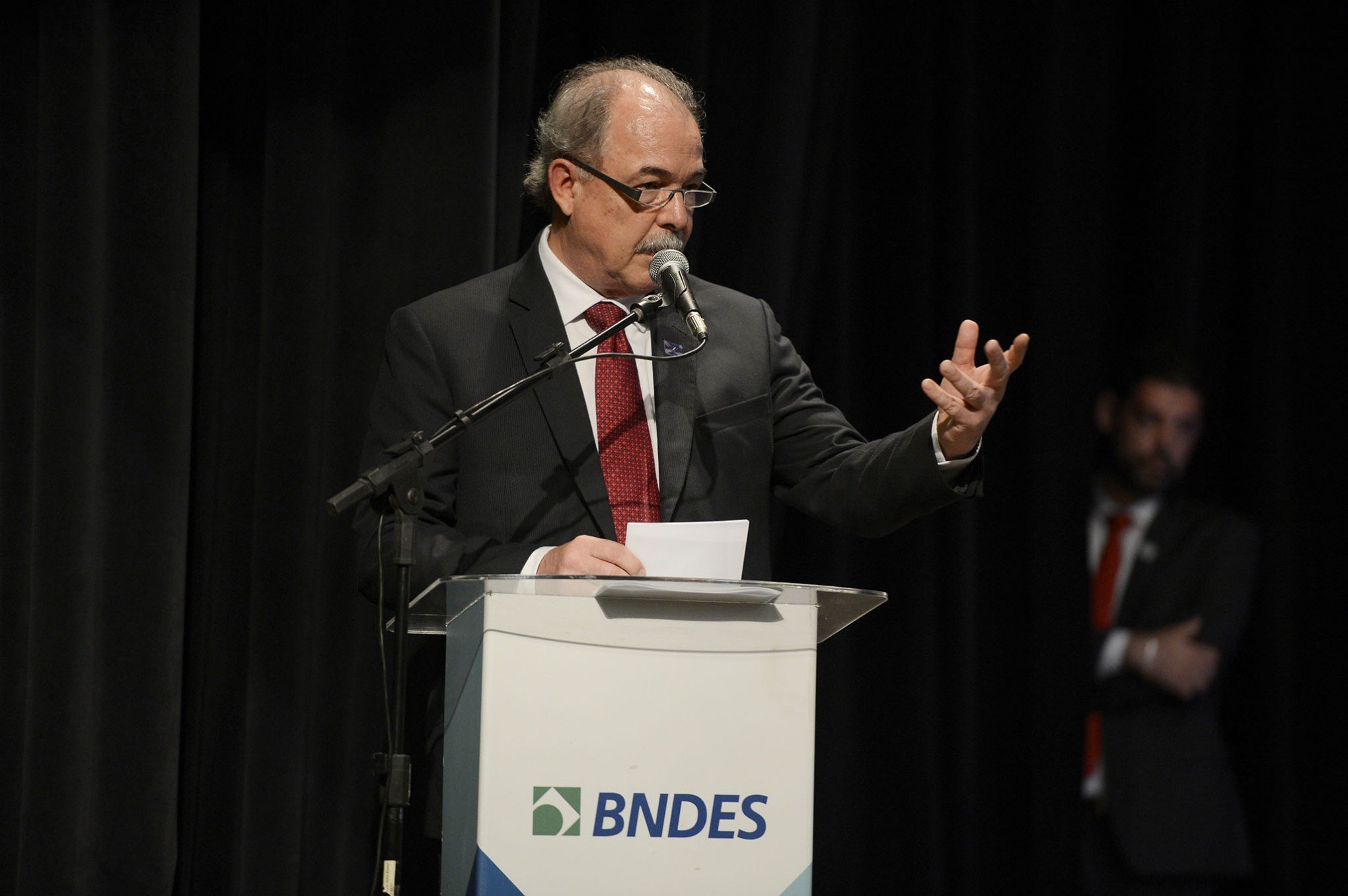 Agradecimento do governador do RS até agora não veio, afirma presidente do BNDES