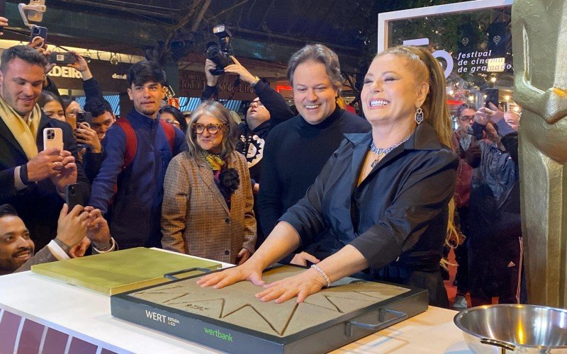 Vera Fischer entrou para a Calçada da Fama de Gramado na noite de quarta-feira