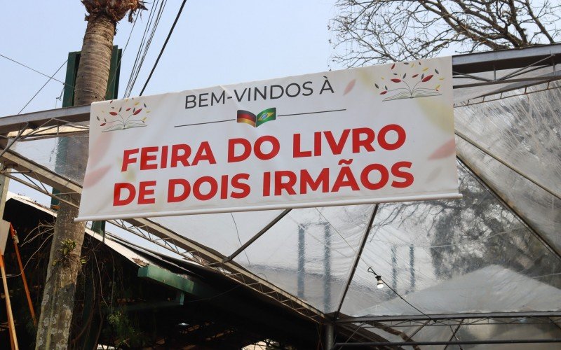 Feira do Livro de Dois Irmãos movimenta cultura e comércio da região.