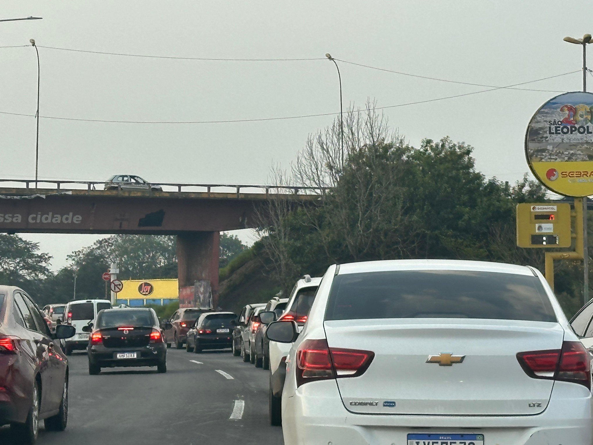 BR-116: Fim de tarde é marcado por congestionamento quilométrico na rodovia