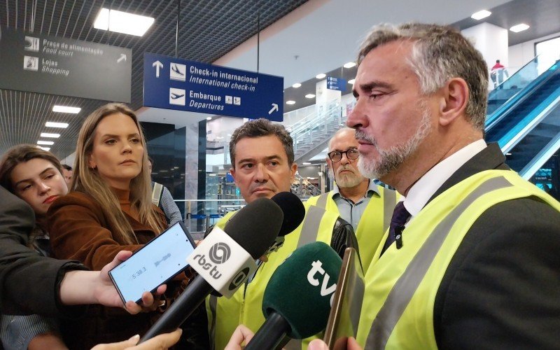 Coletiva de imprensa nesta segunda-feira abordou porcentagem das obras no Salgado Filho | abc+