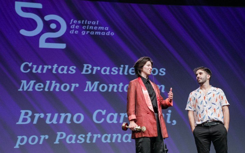 Melissa Brogni e Gabriel Motta recebem Kikito de Melhor Filme na Mostra de Curta-Metragens Brasileiros, em Gramado.  | abc+