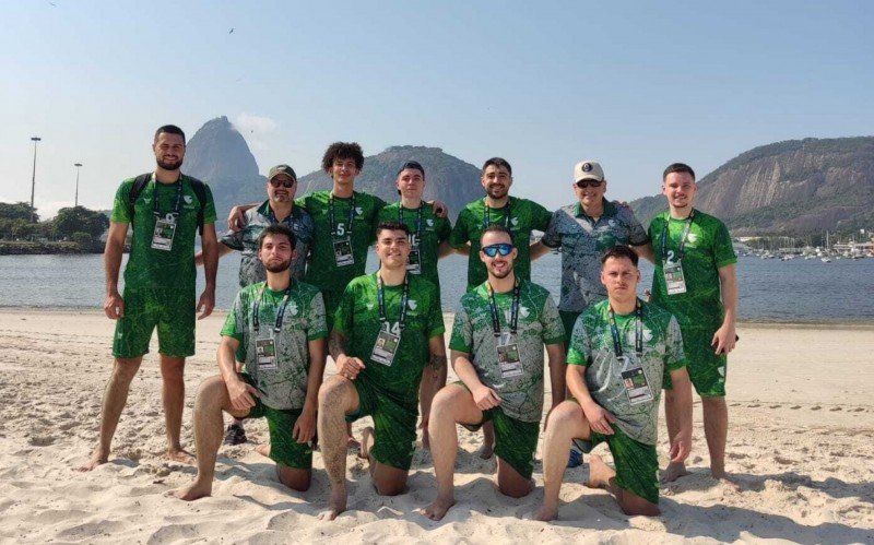 Equipe masculina de beach hand da AECB/Feevale | abc+