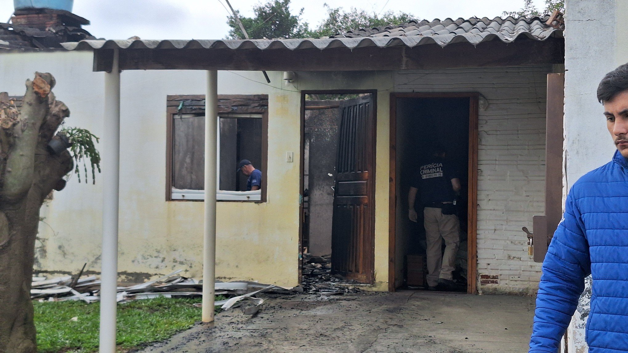 "Últimos anos foram trágicos": Irmão de aposentada que morreu em incêndio perdeu dois irmãos por Covid-19