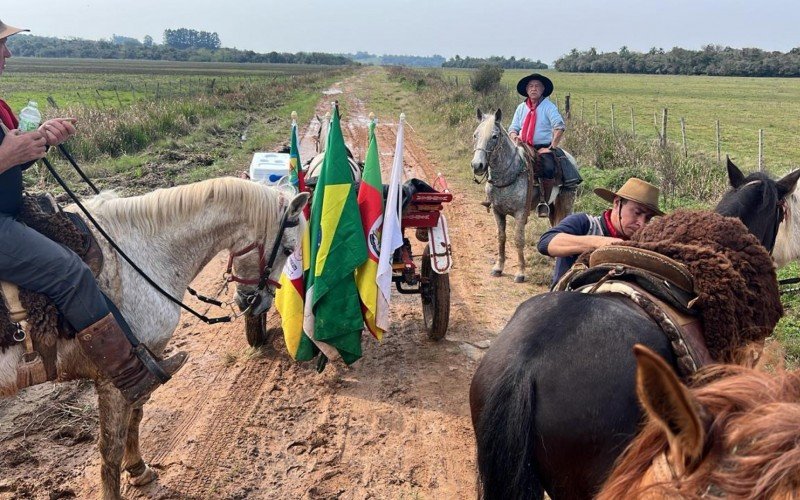 Cavaleiros da 30ª Região Tradicionalista seguem a caminho de Dois Irmãos | abc+