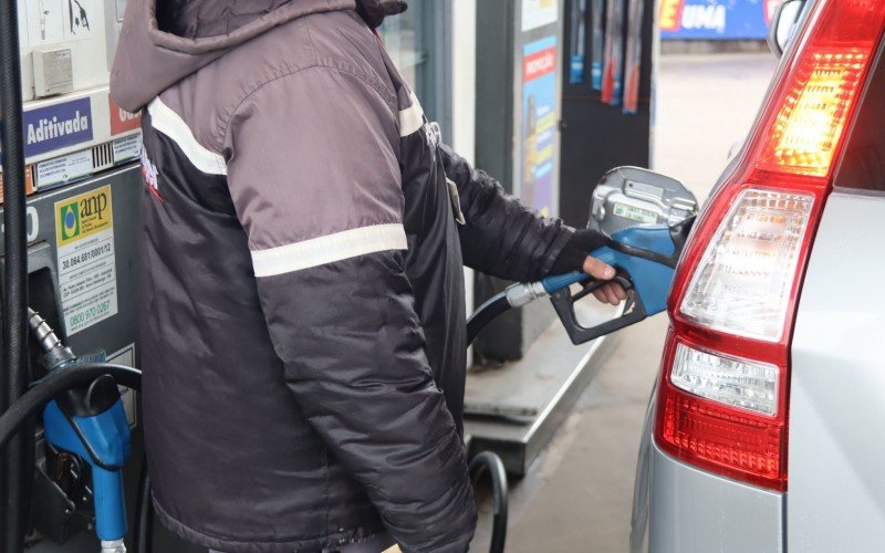 Procon Municipal notifica postos de gasolina após aumento de preço | abc+