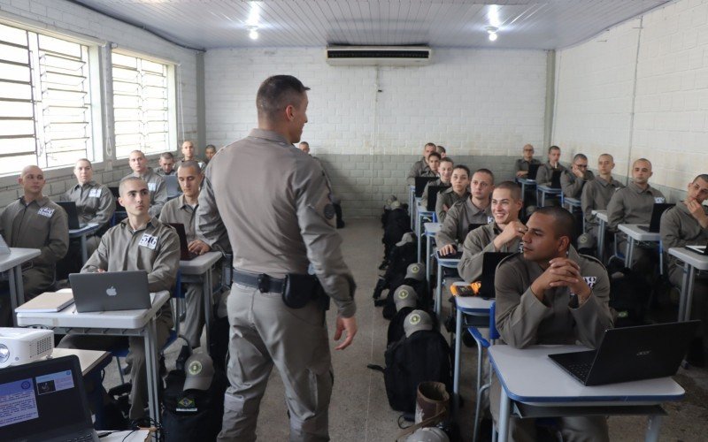 Aulas teóricas na EsFES Montenegro