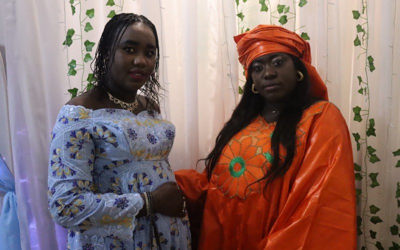 As amigas Seynabou Lo e Mariama Diouf contaram, juntas, sobre seus motivos para virem ao Brasil