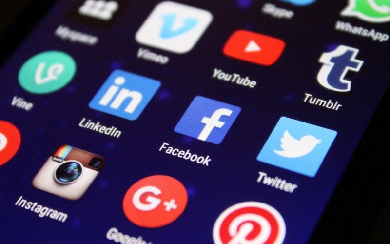 Notícias falsas na internet estão na mira do TSE | abc+