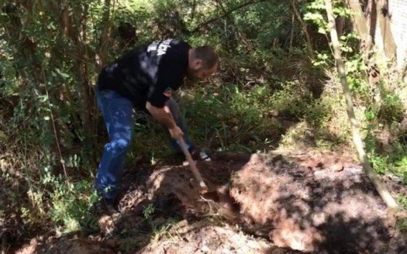 O delegado Thiago Carrijo desenterrou ossadas encontradas no terreno na época do crime | abc+